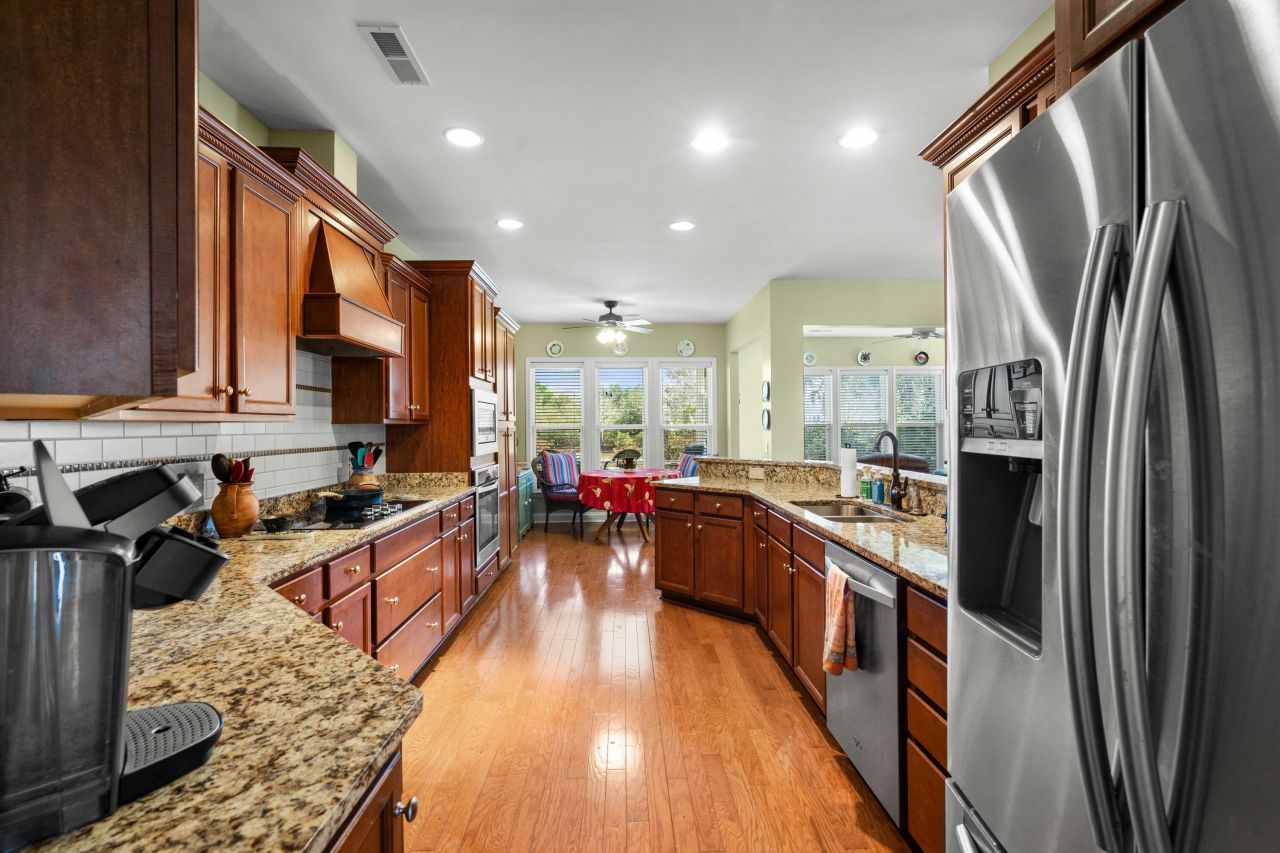 402 Misty Cove Trail Photo 10