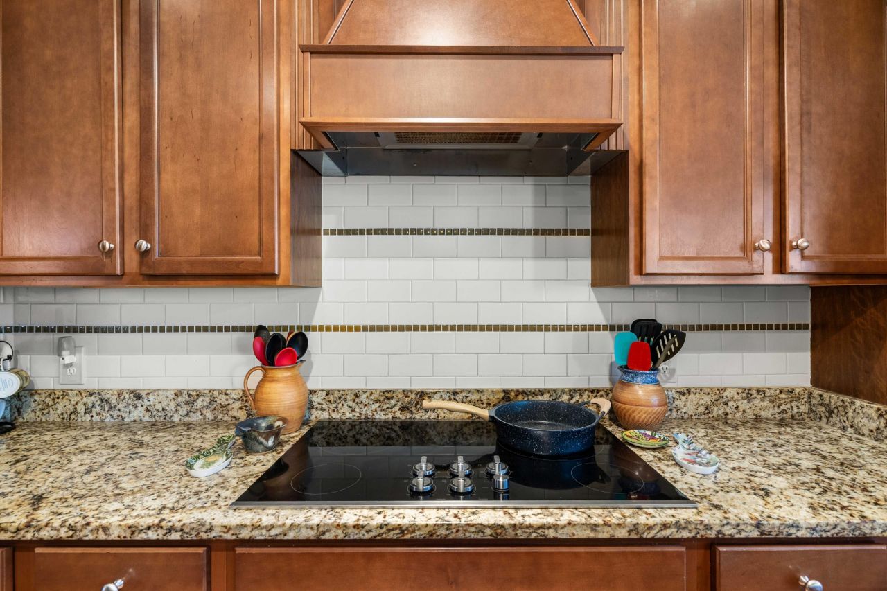 402 Misty Cove Trail Photo 12