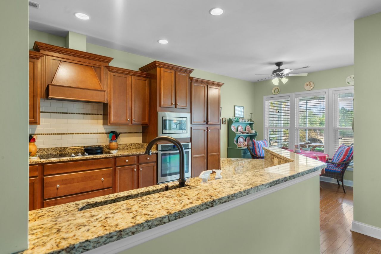 402 Misty Cove Trail Photo 13