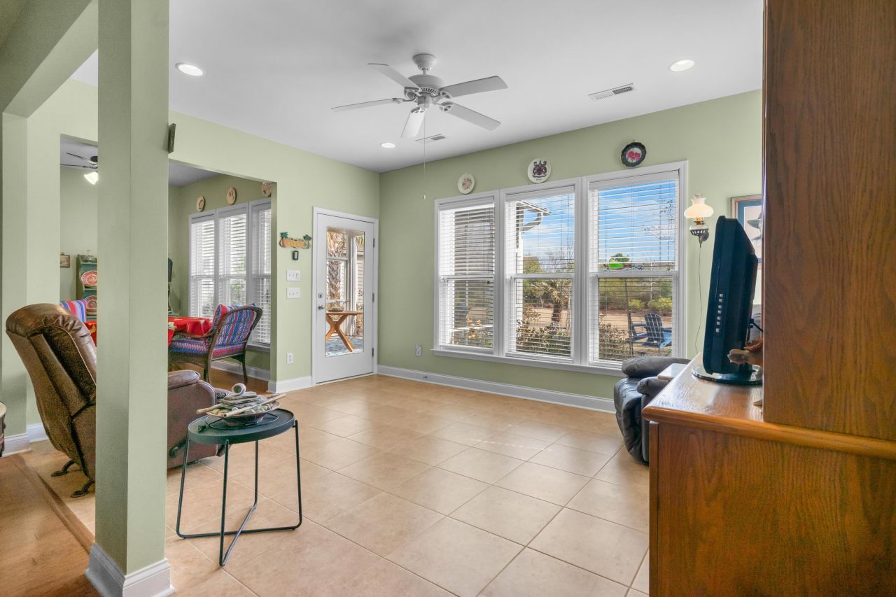 402 Misty Cove Trail Photo 17