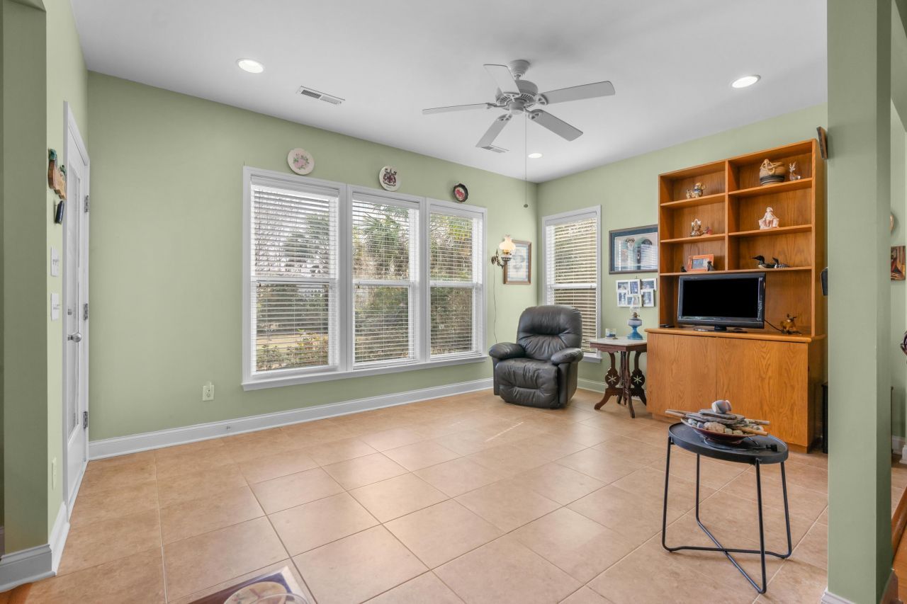 402 Misty Cove Trail Photo 18