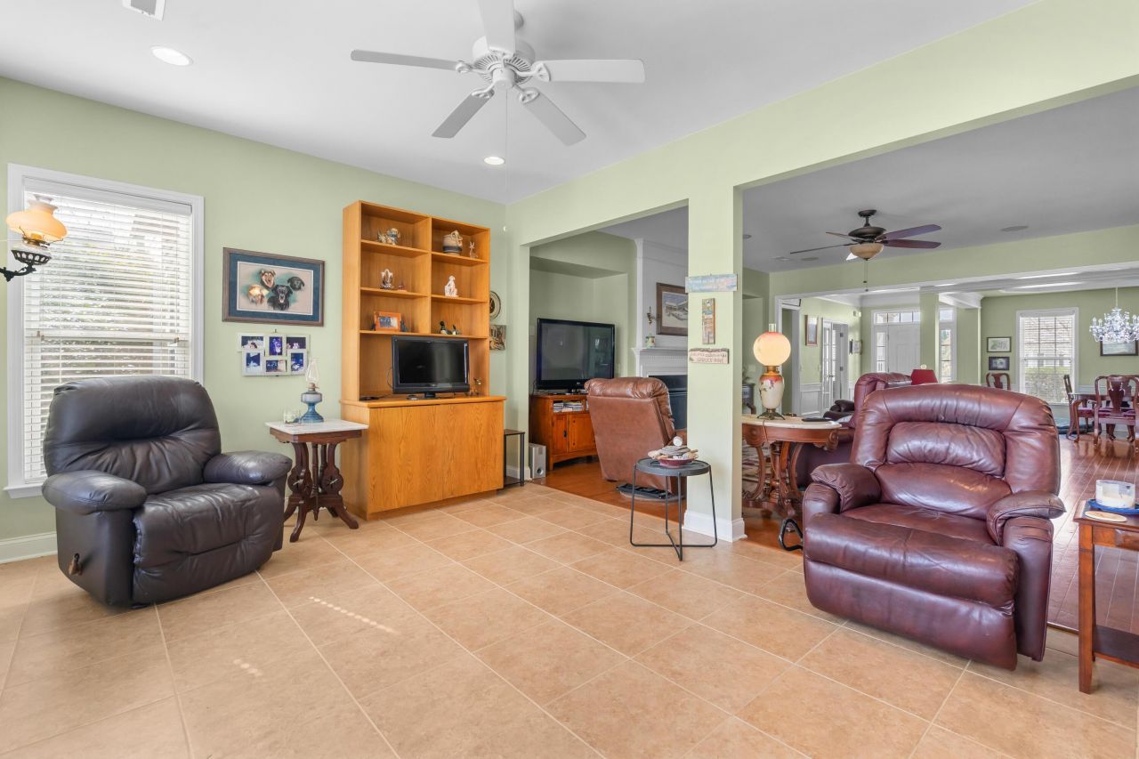 402 Misty Cove Trail Photo 19