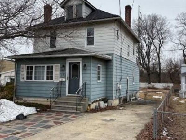 215 CHIPPEWA STREET, ESSINGTON, PA 19029