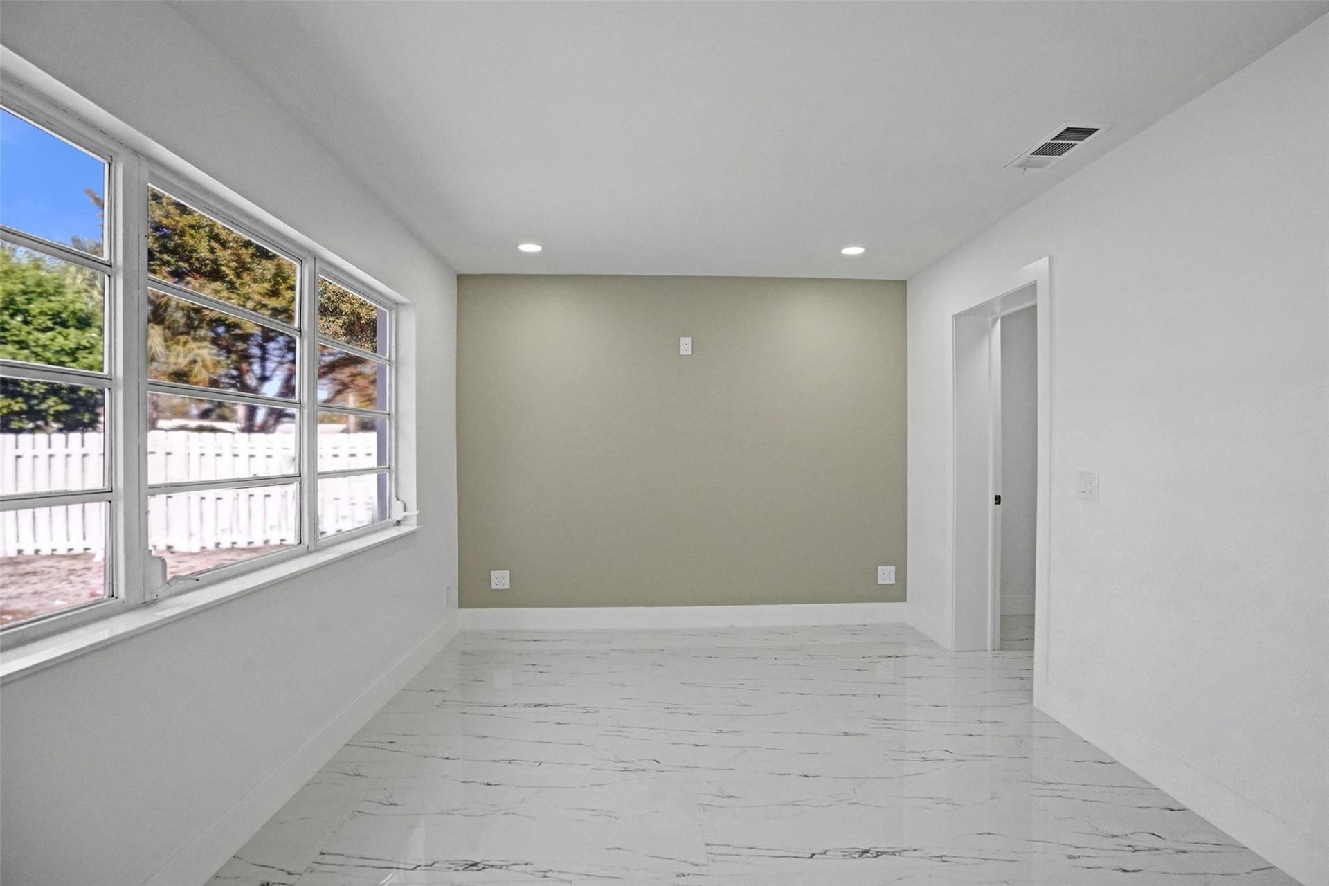 1437 SW 1st Avenue, Deerfield Beach, FL 33441 Photo