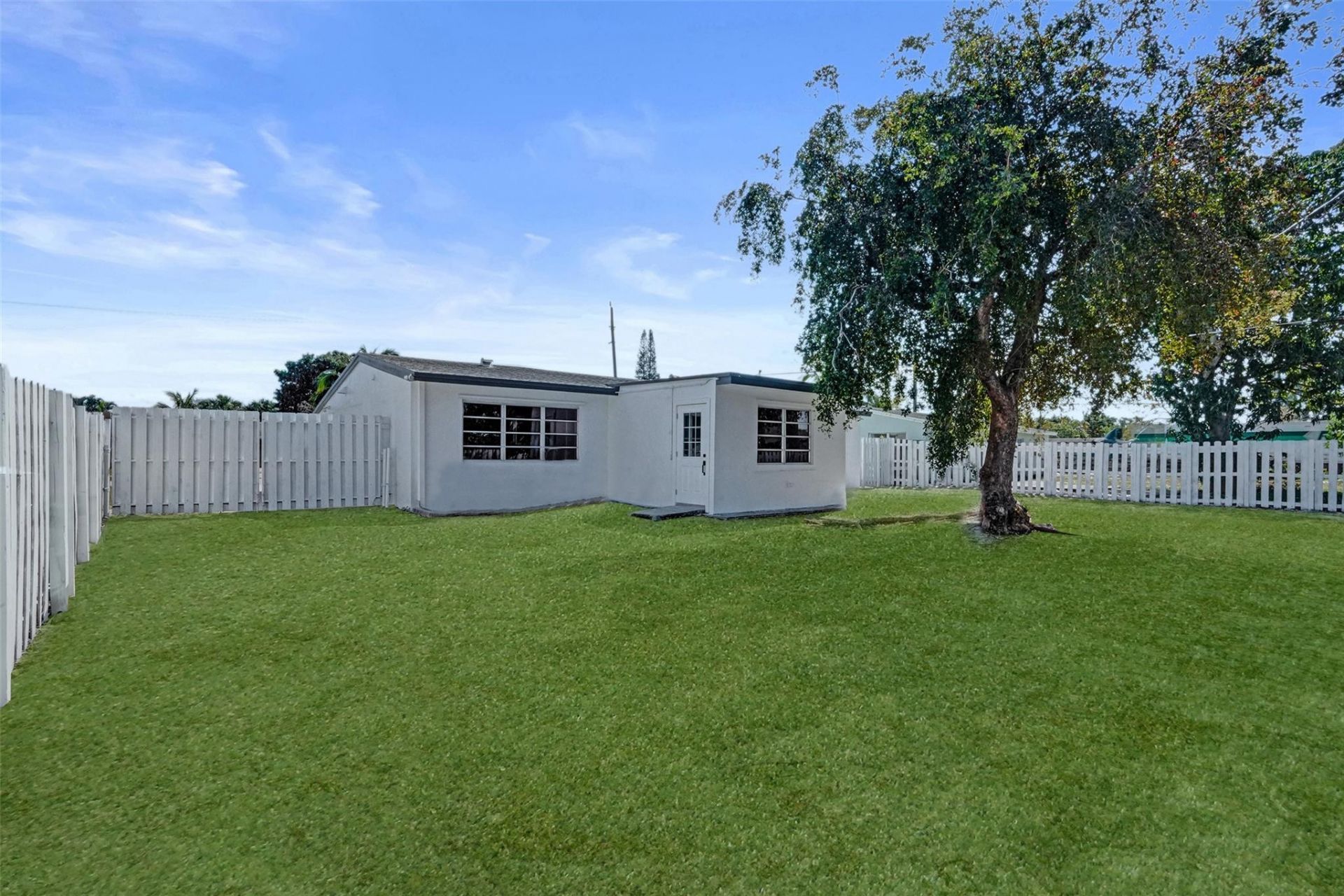 1437 SW 1st Avenue, Deerfield Beach, FL 33441 Photo