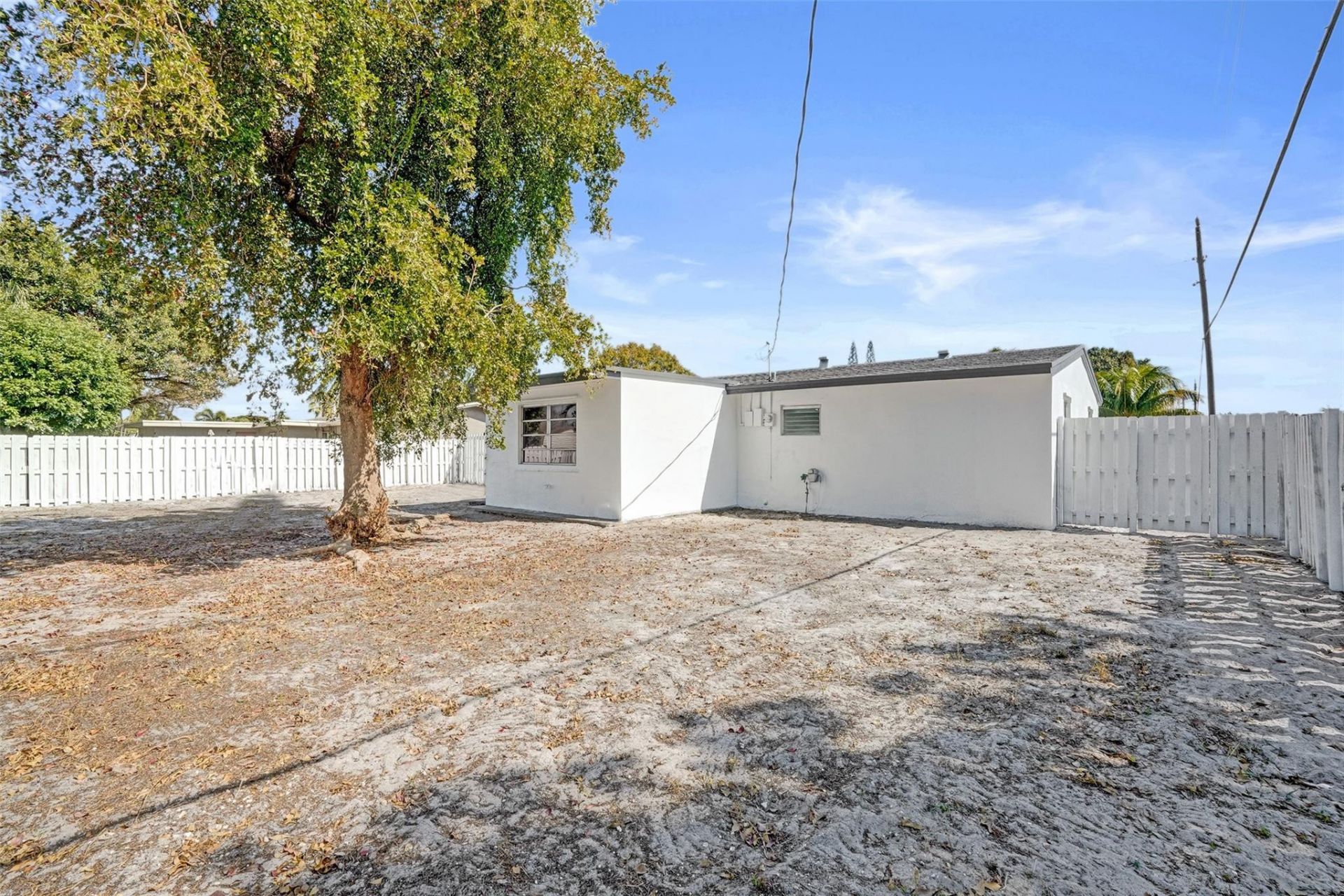 1437 SW 1st Avenue, Deerfield Beach, FL 33441 Photo