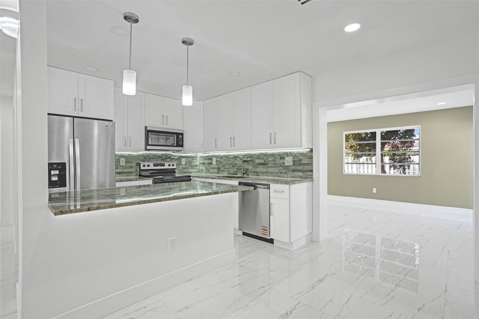 1437 SW 1st Avenue, Deerfield Beach, FL 33441 Photo