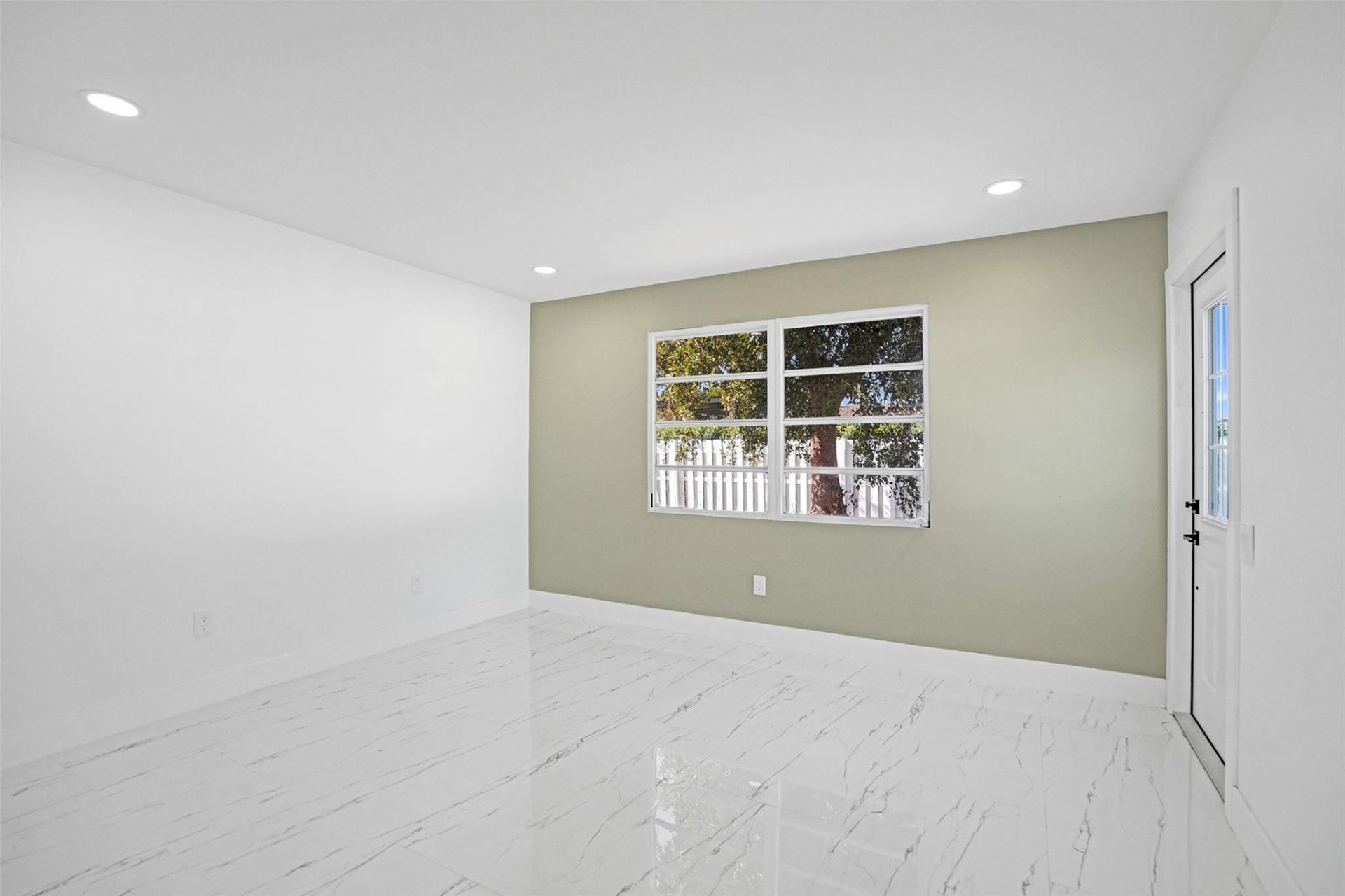 1437 SW 1st Avenue, Deerfield Beach, FL 33441 Photo