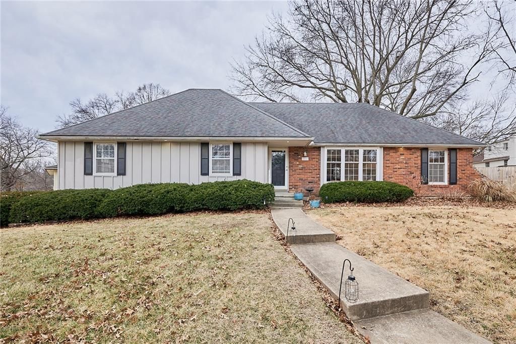 12800 Crystal Avenue, Grandview, MO 64030 Main Photo