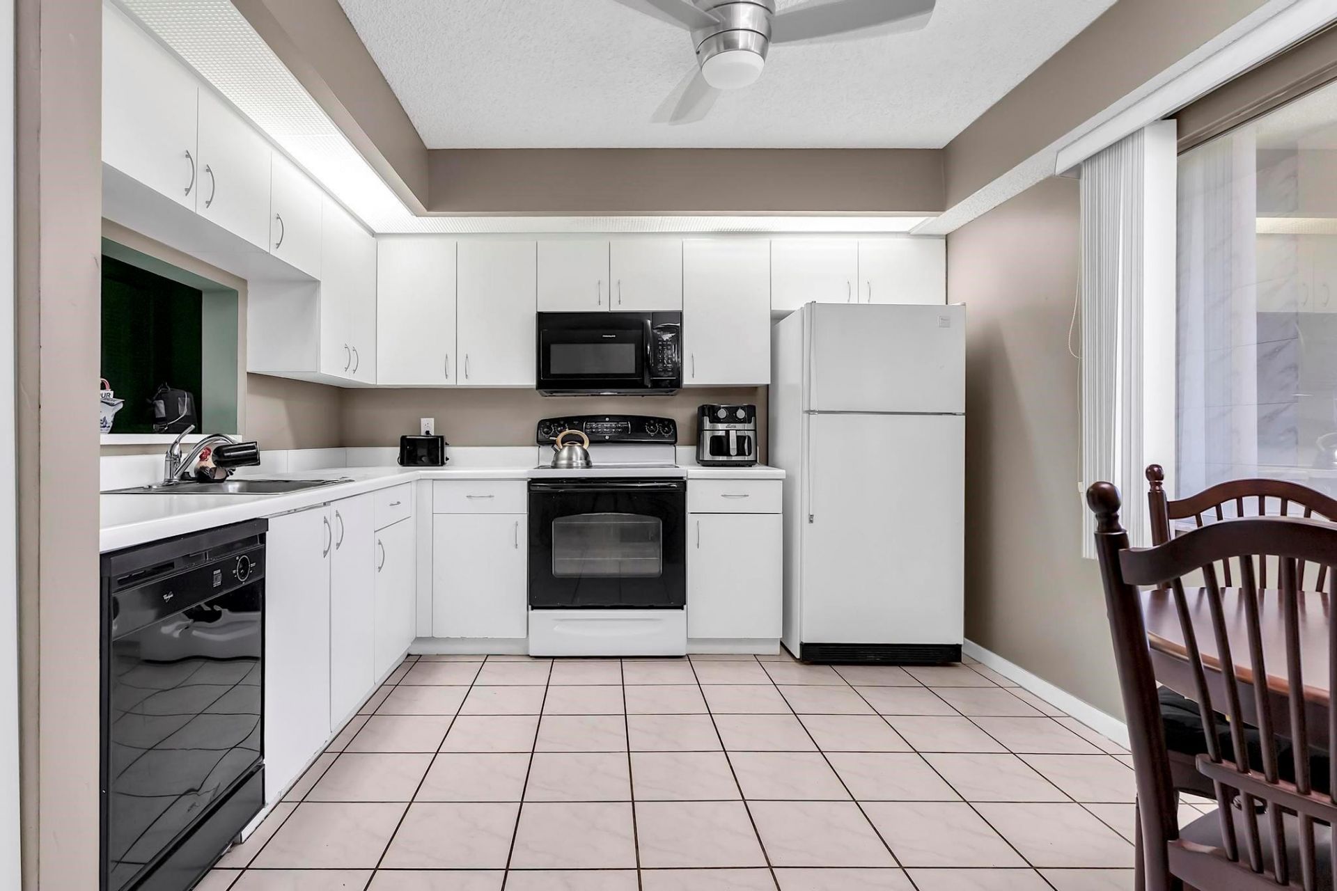 1601 SW 128th Ter, Unit 407A, Pembroke Pines, FL 33027 Photo