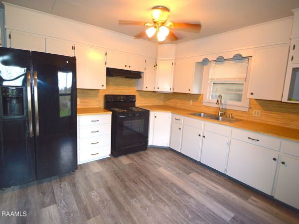 2114 S Ave F, Crowley, LA 70526