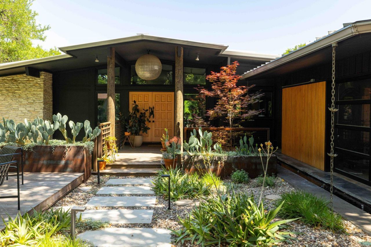 1805 Brookhaven Dr, Austin, TX 78704 Main Photo