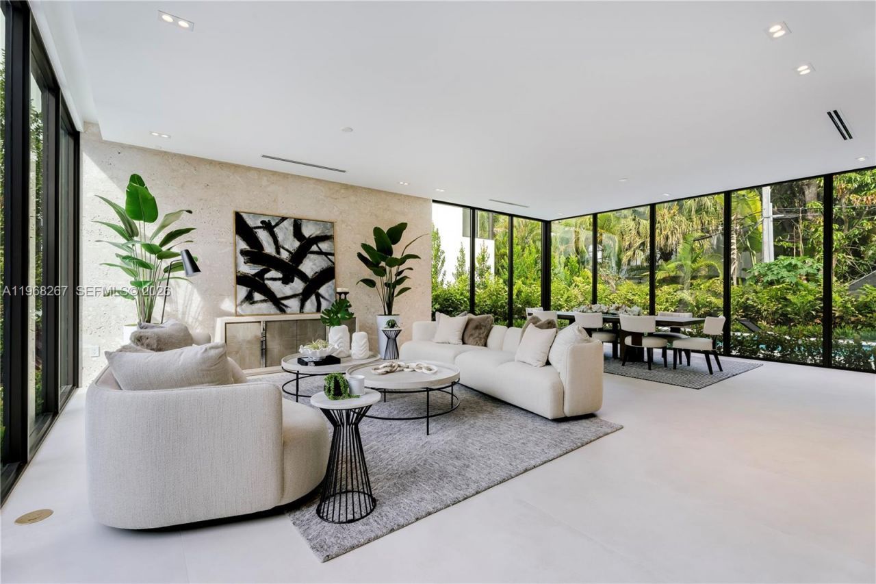 4081 Hardie Ave, Miami, FL 33133 Photo