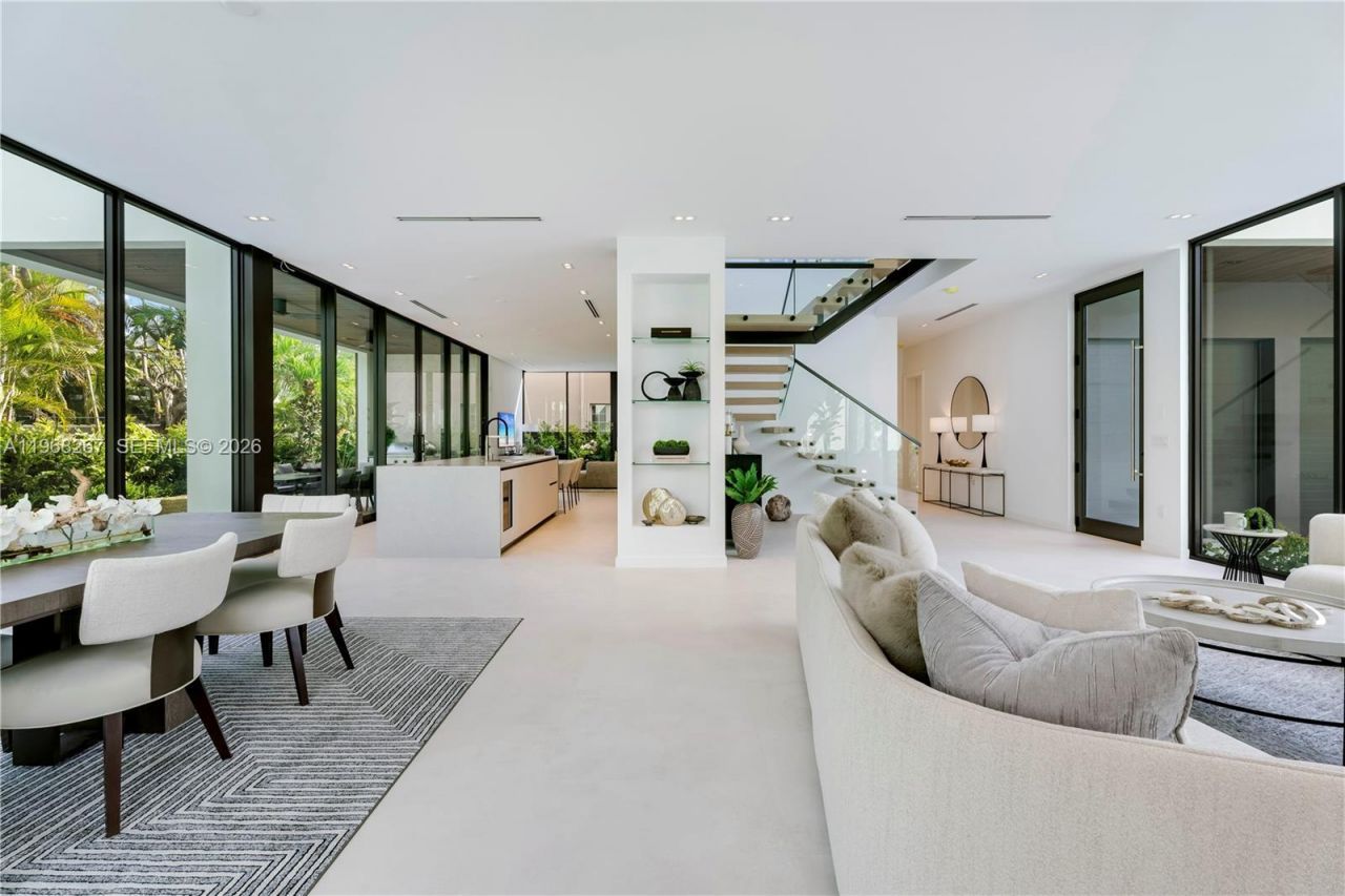 4081 Hardie Ave, Miami, FL 33133 Photo