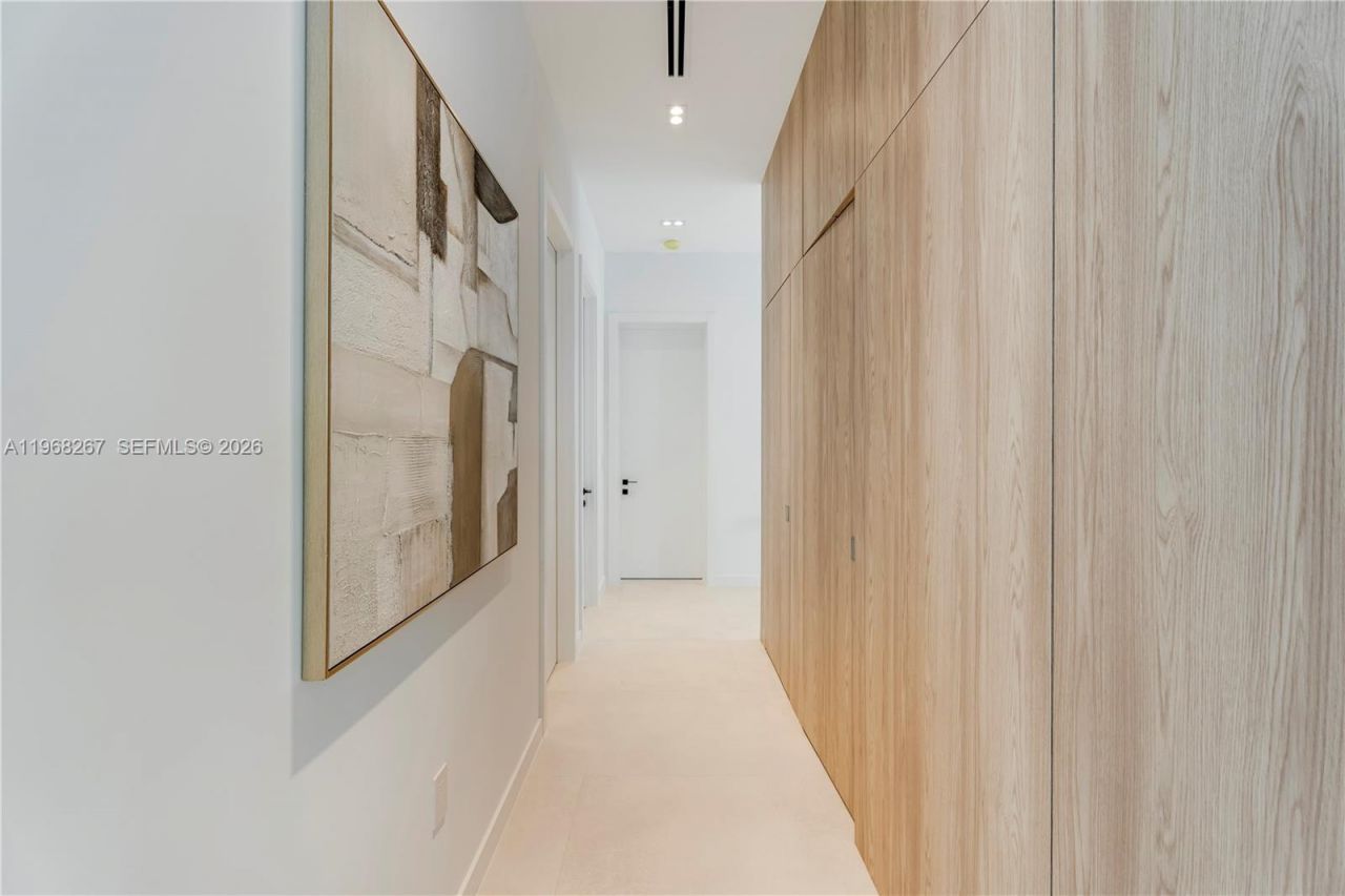 4081 Hardie Ave, Miami, FL 33133 Photo