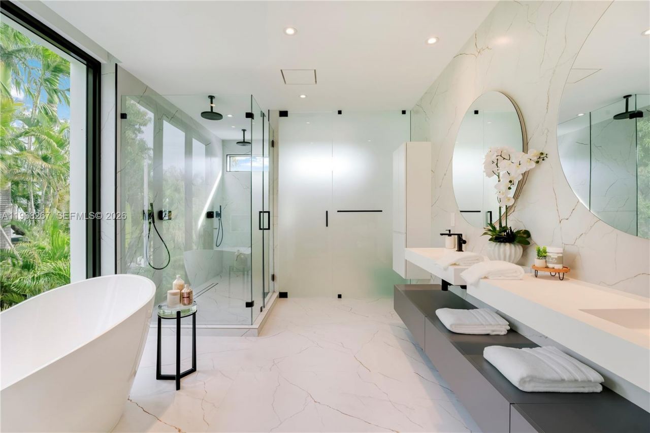 4081 Hardie Ave, Miami, FL 33133 Photo