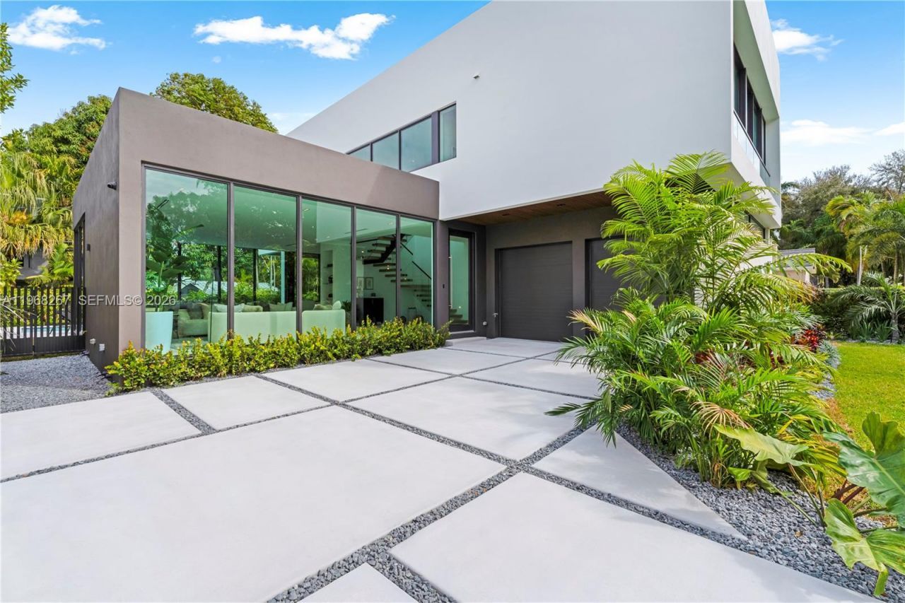 4081 Hardie Ave, Miami, FL 33133 Photo