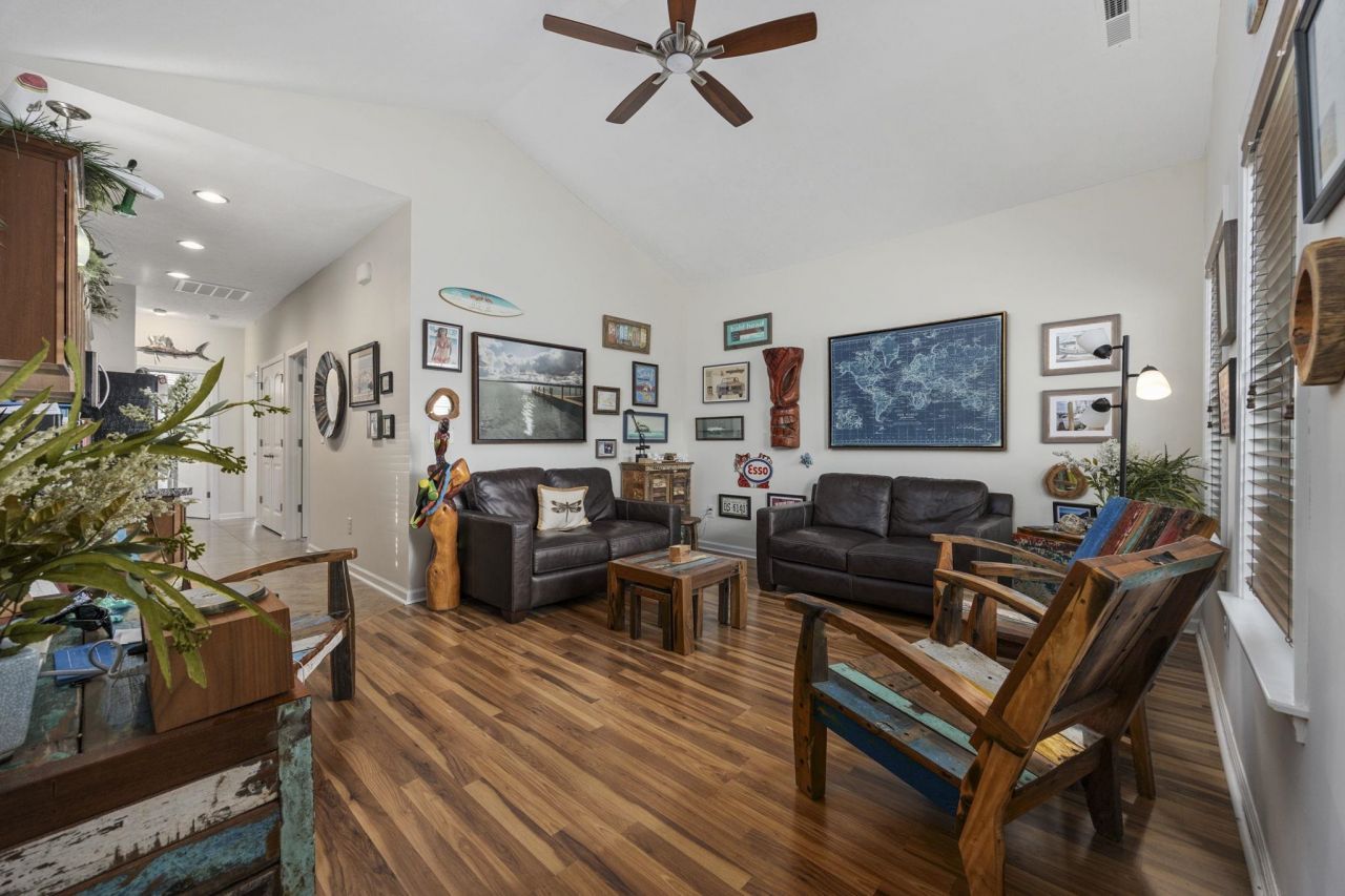 605 Wave Rider Ln. Photo 4