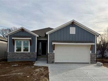 1153 SW Whitby Drive, Lee's Summit, MO 64083