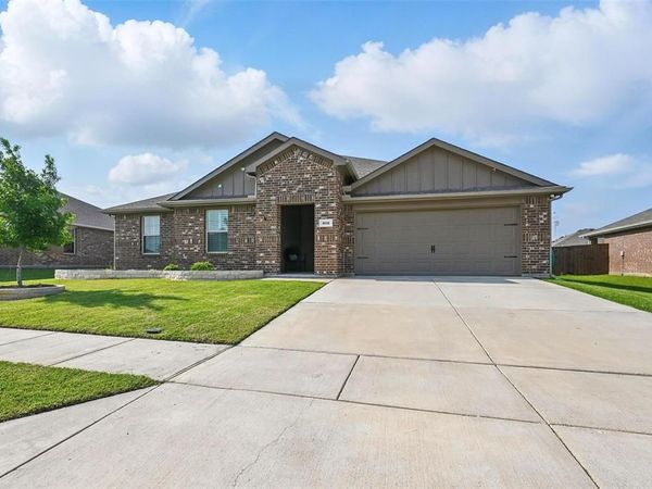 312 Duke Court, Fate, TX 75189