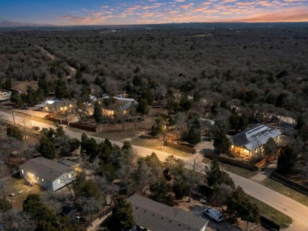 147 SE Jasmine HTS SE, Elgin, TX 78621