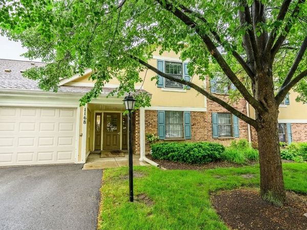 1168 Northbury Lane, Unit B1, Wheeling, IL 60090