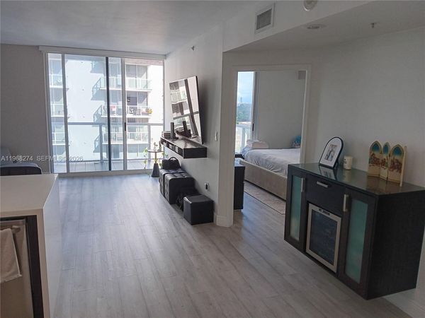 5085 NW 7th St, Unit 1412, Miami, FL 33126