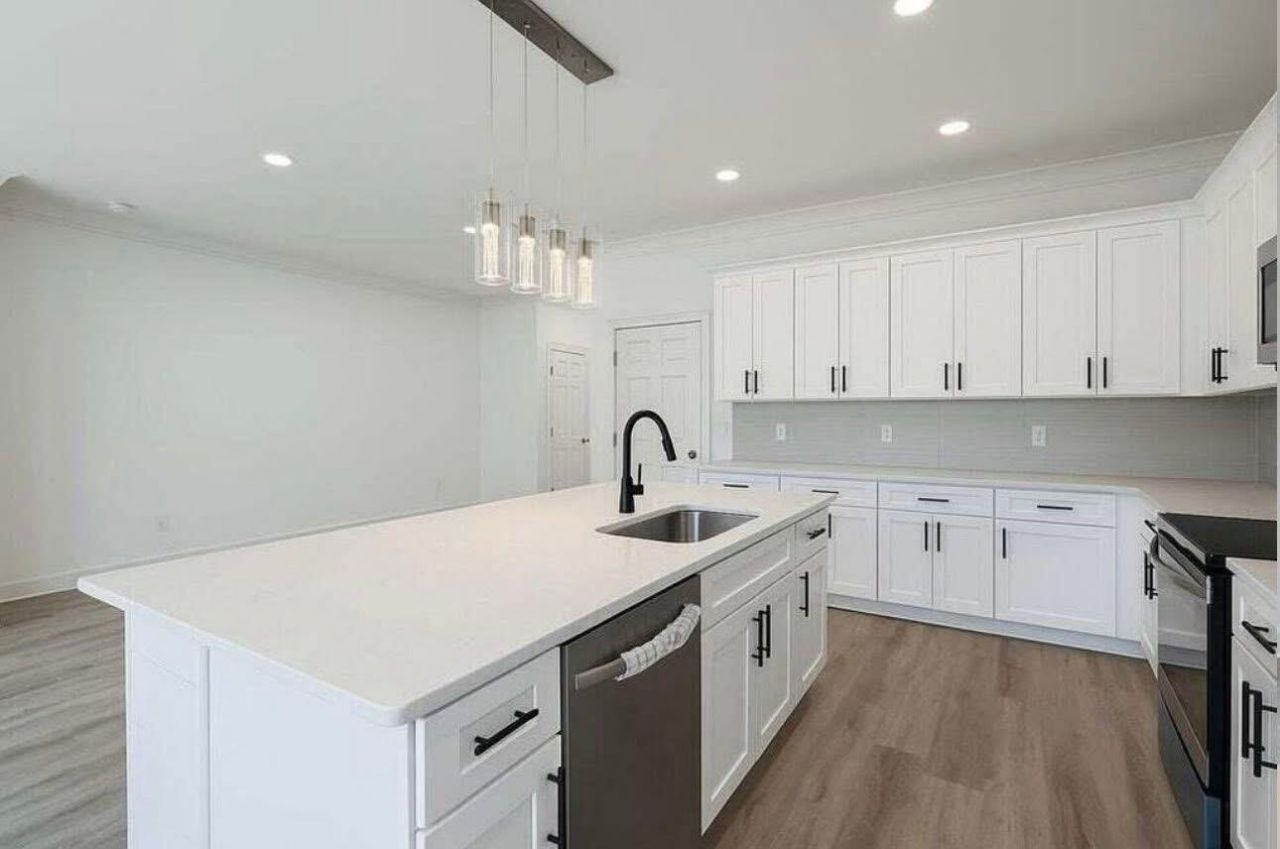 1904 Gumwood Boulevard Photo 4