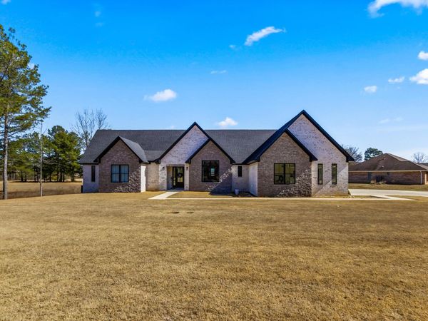 60088 Chickasaw Dr., Amory, MS 38821