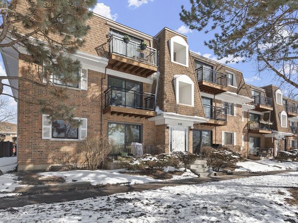4188 Cove Lane, Unit F, Glenview, IL 60025