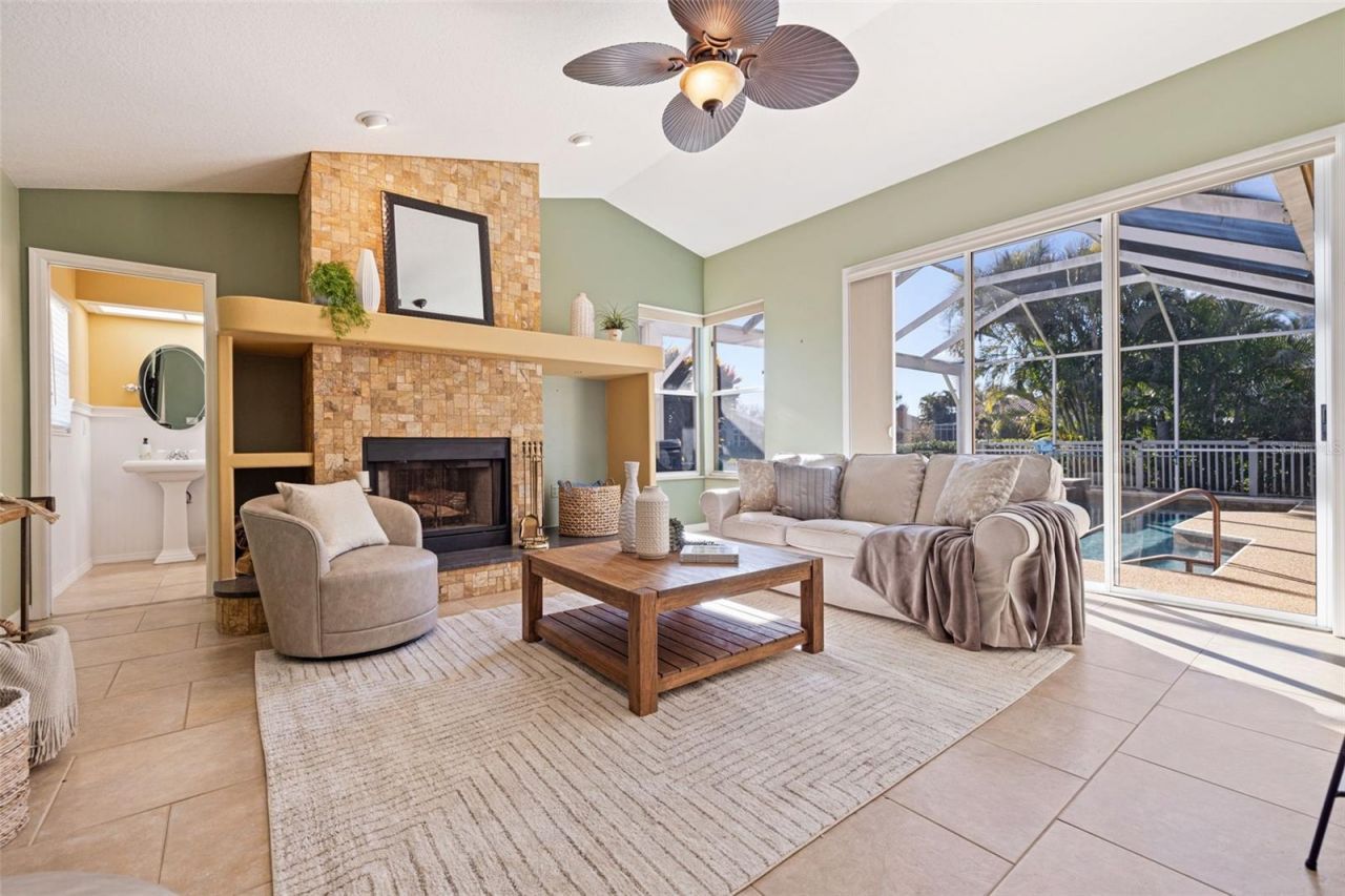 1144 Darlington Oak Drive Ne, Saint Petersburg, FL 33703 Photo