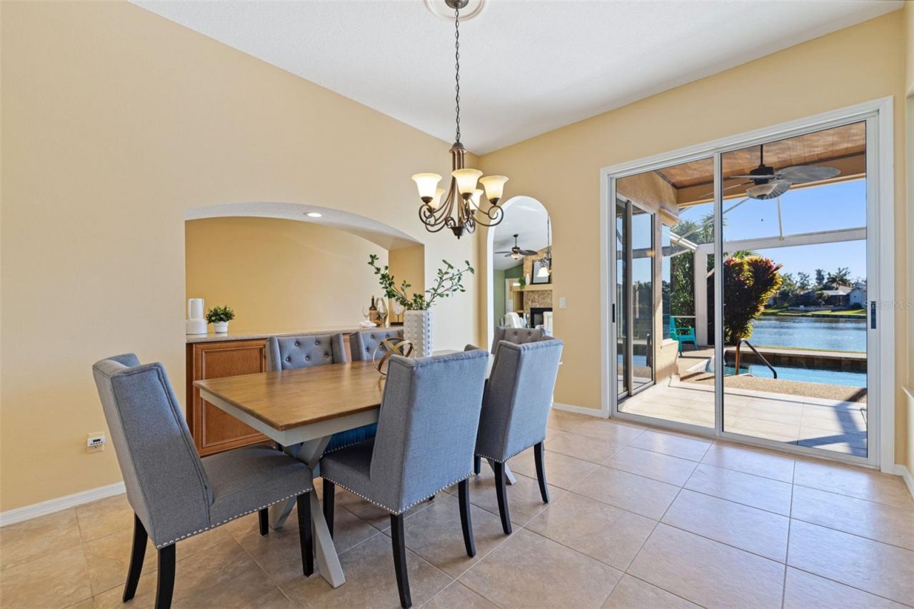 1144 Darlington Oak Drive Ne, Saint Petersburg, FL 33703 Photo