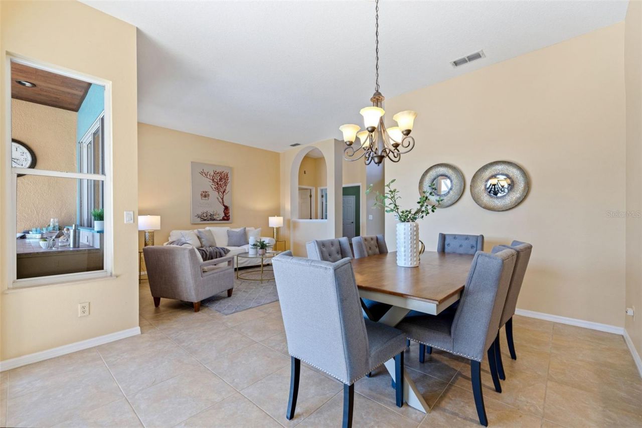 1144 Darlington Oak Drive Ne, Saint Petersburg, FL 33703 Photo