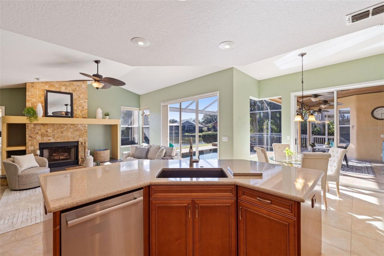 1144 Darlington Oak Drive Ne, Saint Petersburg, FL 33703 Photo