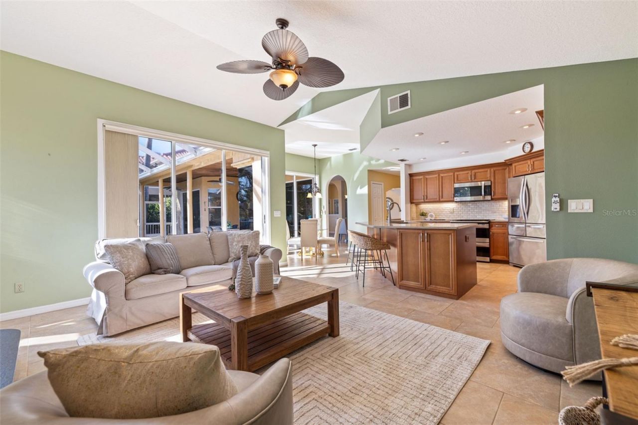 1144 Darlington Oak Drive Ne, Saint Petersburg, FL 33703 Photo