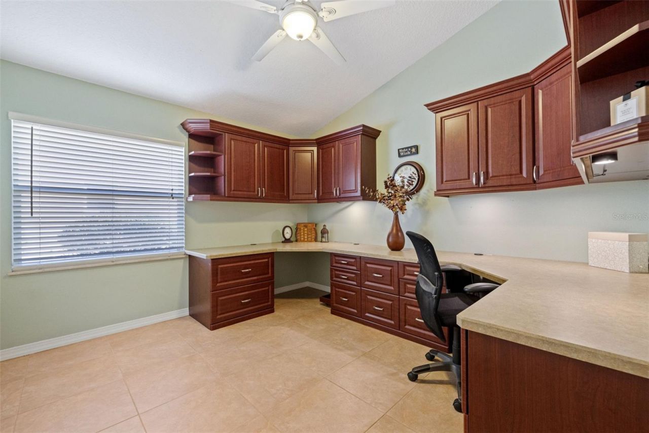 1144 Darlington Oak Drive Ne, Saint Petersburg, FL 33703 Photo