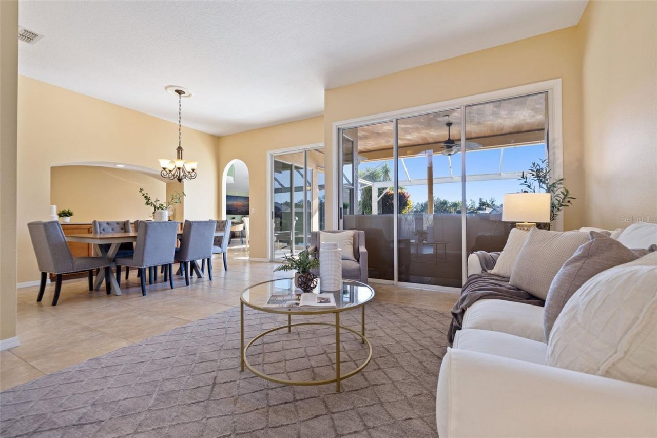 1144 Darlington Oak Drive Ne, Saint Petersburg, FL 33703 Photo