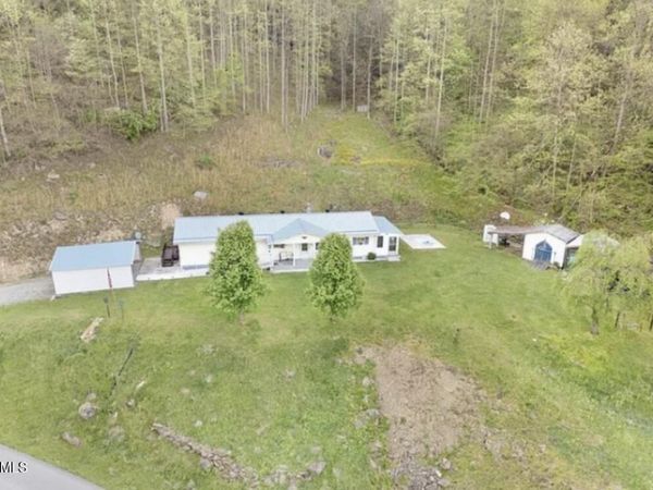 1460 Gum Branch Road, Oakwood, VA 24631