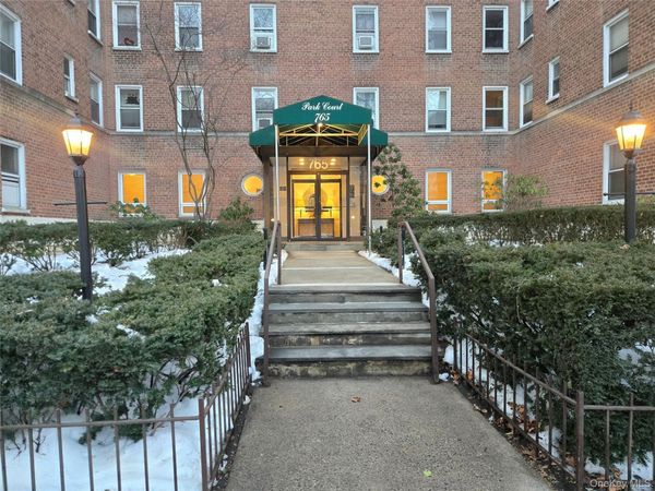 765 Bronx River, Unit 3F, Bronxville, NY 10708