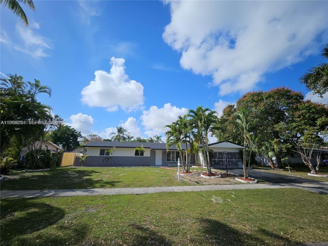 221 SW 53rd Ave, Plantation, FL 33317 Photo