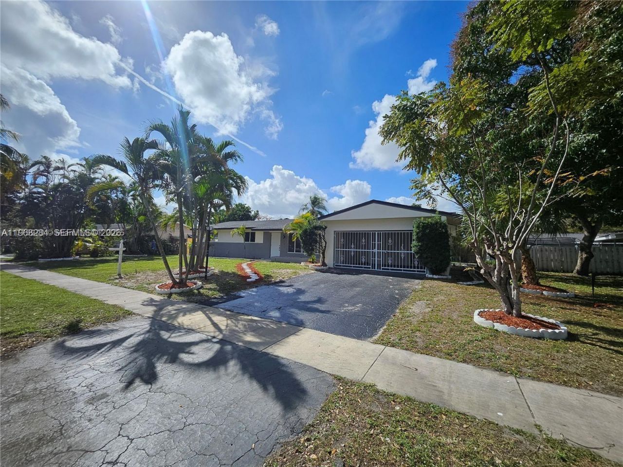 221 SW 53rd Ave, Plantation, FL 33317 Photo