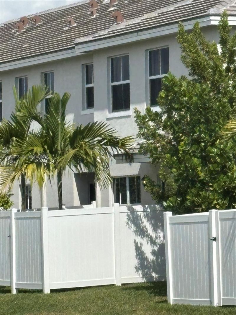 146 SW 170th Ave, Unit 146, Pembroke Pines, FL 33027 Photo