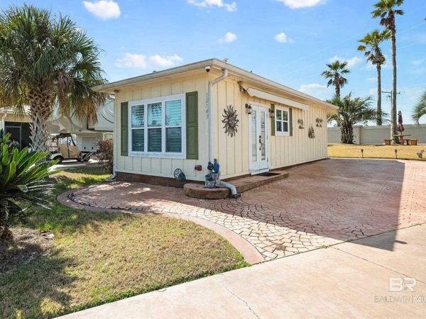 12143 Gateway Drive, Elberta, AL 36530