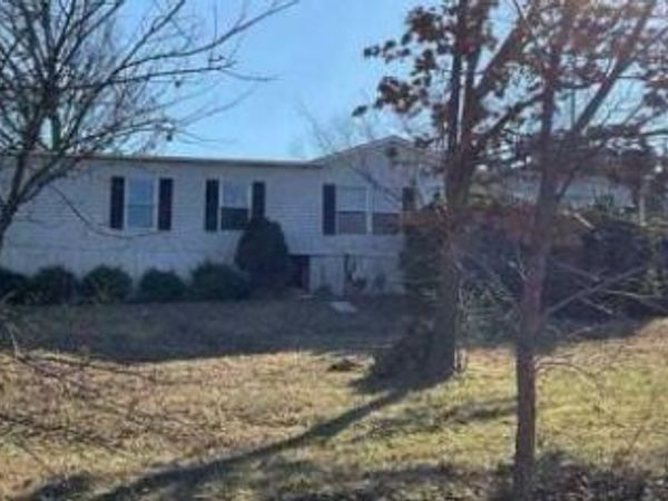 2712 Creon , De Soto, MO 63020