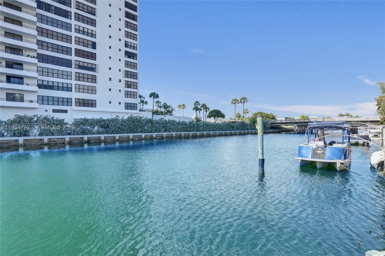 2619 S Parkview Dr , Hallandale Beach, FL 33009 Photo