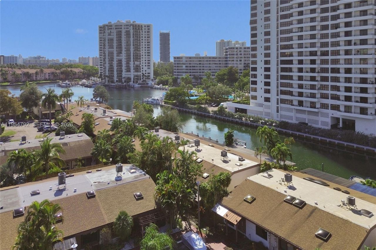 2619 S Parkview Dr , Hallandale Beach, FL 33009 Photo