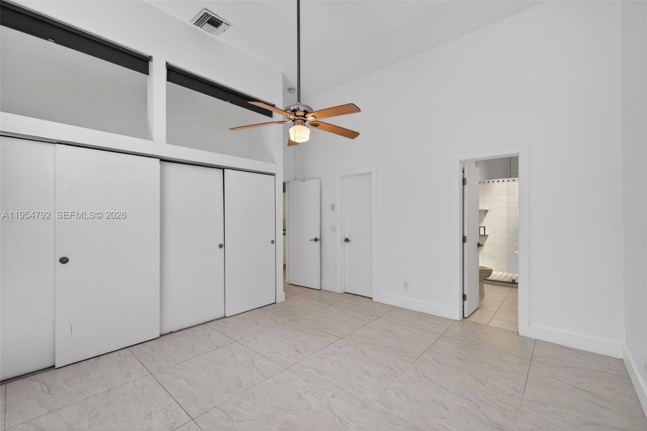 2619 S Parkview Dr, Hallandale Beach, FL 33009 Photo