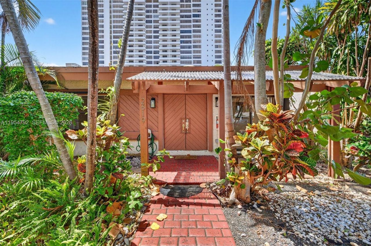 2619 S Parkview Dr, Hallandale Beach, FL 33009 Photo
