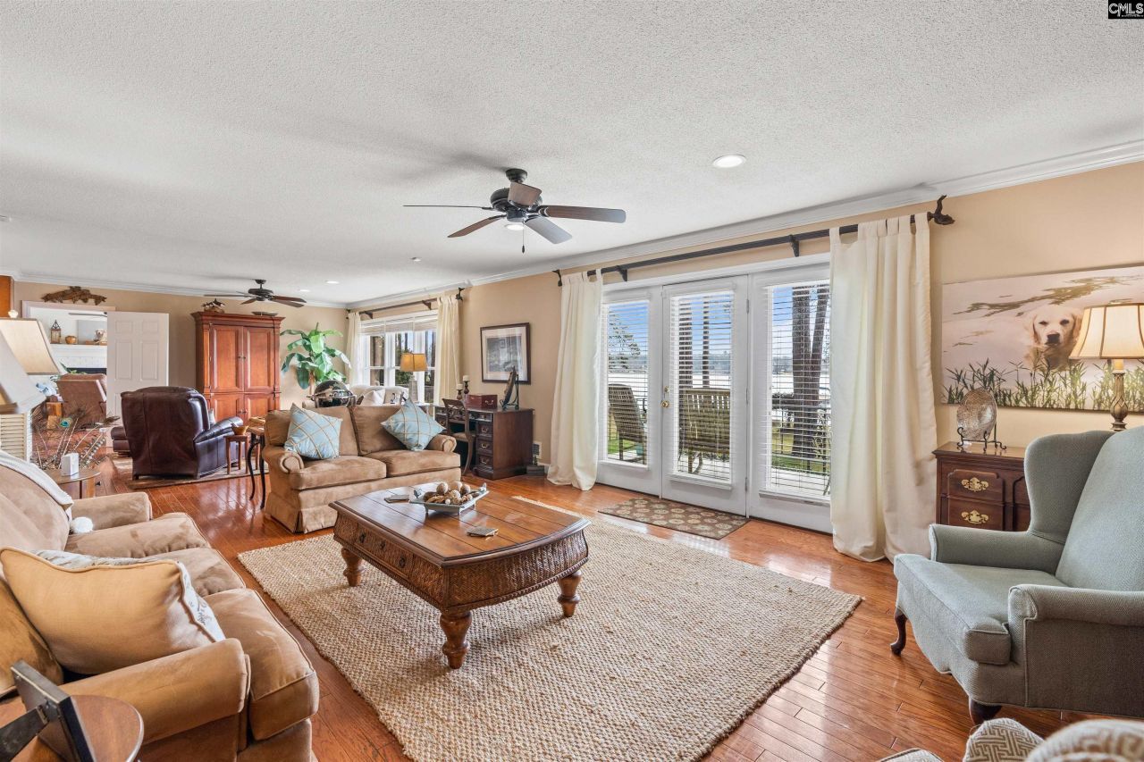 13 East Drive  Photo 14