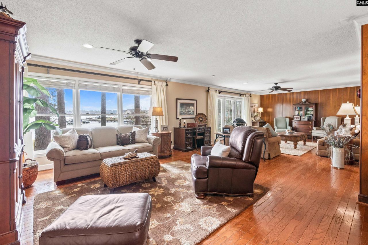 13 East Drive  Photo 15